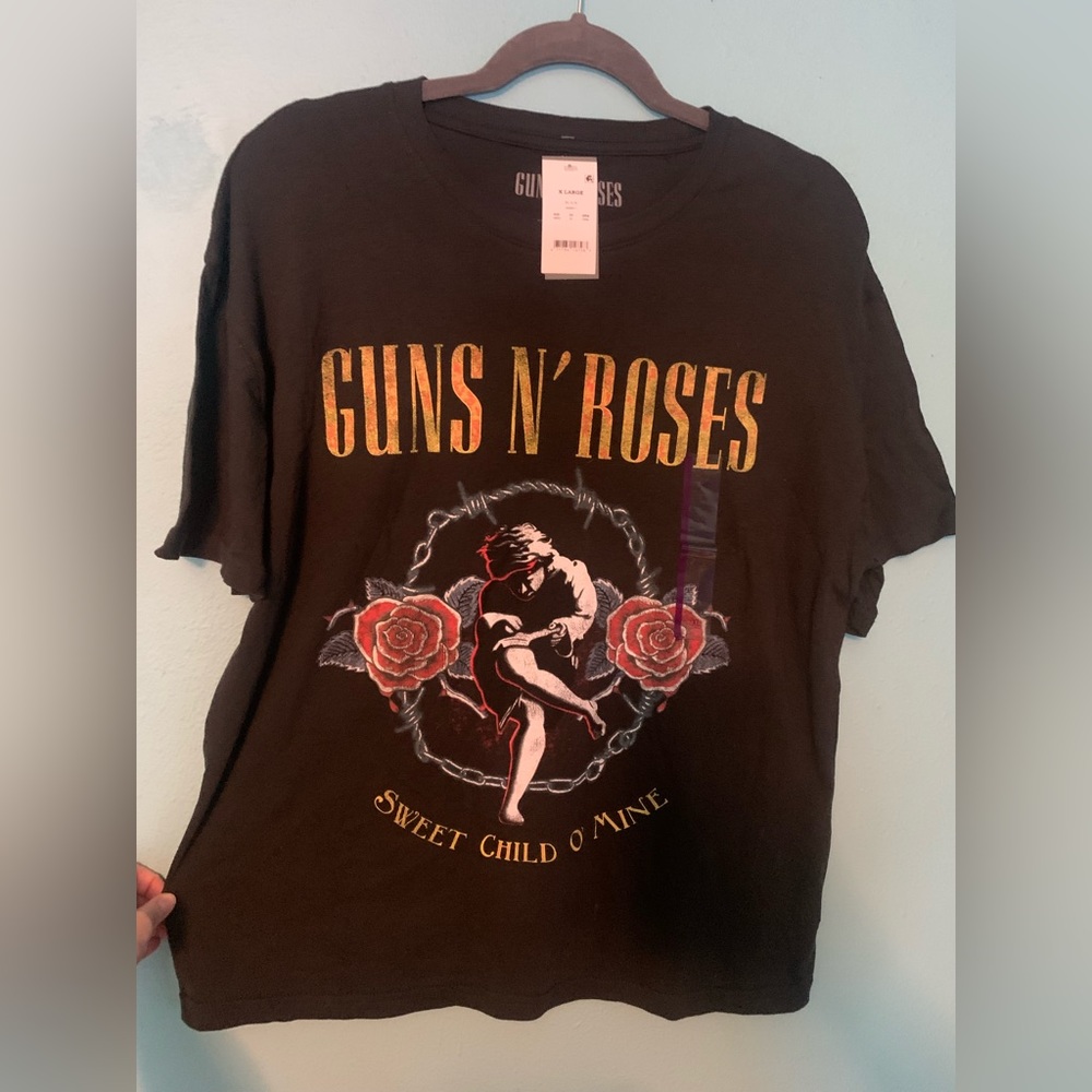 NWT Guns and Roses tee